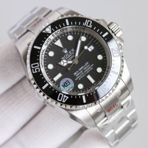 The essence of the Rolex Sea-Dweller 44mm replica, a parallel import version wit