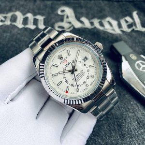 White Case Gold 20 Steel Band 20 True Eye 80 Brand: Rolex Sky-Dweller Series: Sk