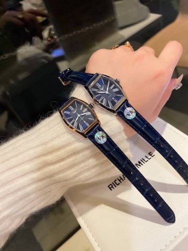 Gold + 20 diamonds, 20 V8, Taiwan's latest collection of tonneau watches, the m