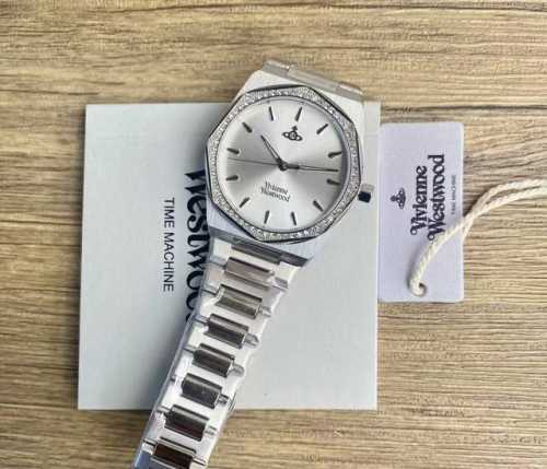 Vivienne Westwood, the White Moonlight Vivienne, you're so beautiful I'm going c