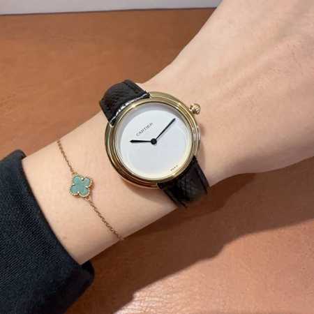 Cartier Vendome size 33mm, scratch-resistant glass. This Cartier Vendome watch i - Click Image to Close