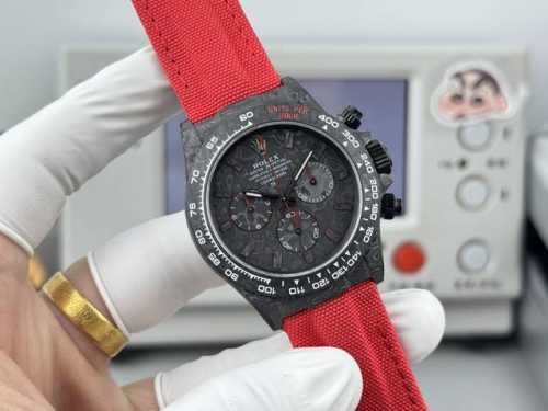 Tw+ Daytona series carbon fiber luminous case custom edition. This watch is not