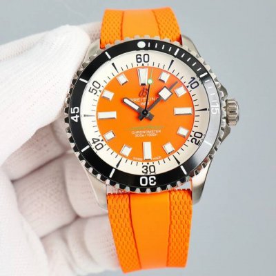 Gr A carefully selected Breitling Superocean 42mm watch. 1: A dive watch must be