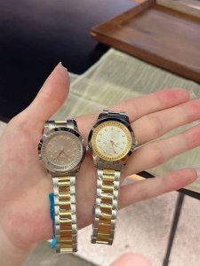 Large 38mm Small 30mm Actual shot of the latest Gucci Christmas limited edition