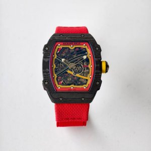 Av is only 7.8 mm thick and weighs a mere 35 grams, feeling like a "second skin