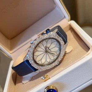V gold Hermes single rivet full diamond bracelet, Seiko version of many Internet
