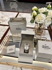 Picture Packaging Original 1:1 Top-Quality Vivienne Westwood Watch Sold out onli
