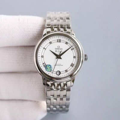 Mks Omega De Ville Classic Women's Series watch case measures 32.7 x 9.5, with a