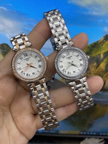 Diamond Bezel Tissot released a new Carrie Little Beauty series in March of this