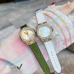 Hublot Classic Fusion series high-end women's watch with gold case! The latest H