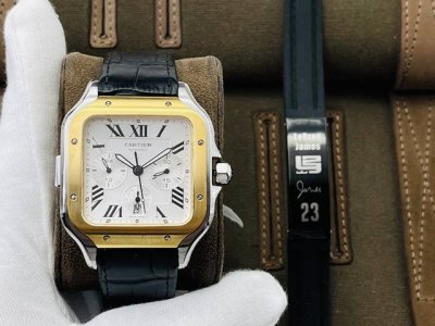 Eg Factory's latest recommendation: the Cartier Santos Chronograph watch, one of