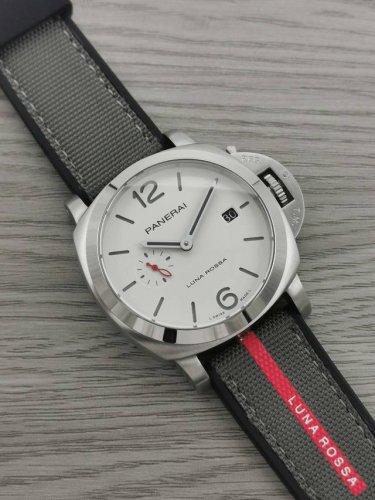 Panerai Series: Luminor Pam01381 Type: Men's top watch Movement: Fully automatic