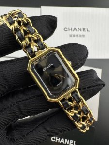 Chanel Premiere Collection Vintage Sugar Cube Watch 1987. Inspired by the iconi