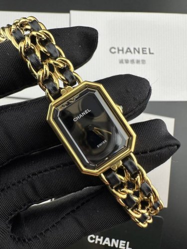 Chanel Premiere Collection Vintage Sugar Cube Watch 1987. Inspired by the iconi