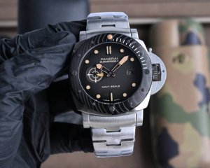 V7 Panerai's New Submersible Bmg-Tech 47Mm Submersible Series Explosive Hollow W