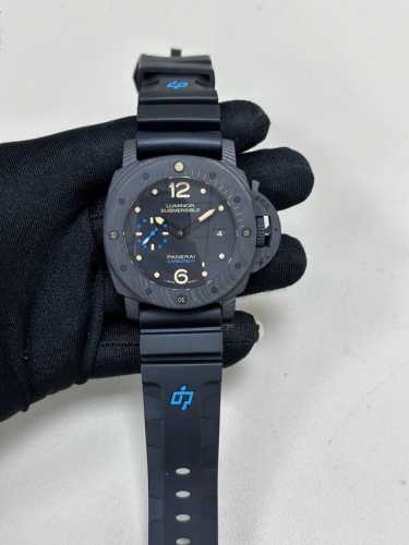 Panerai M616 Movement, Carbon Fiber Case, 47Mm