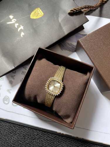 Agete Sunflower Square Dial Wheat Ear Gold The wheat ear vintage watch that has