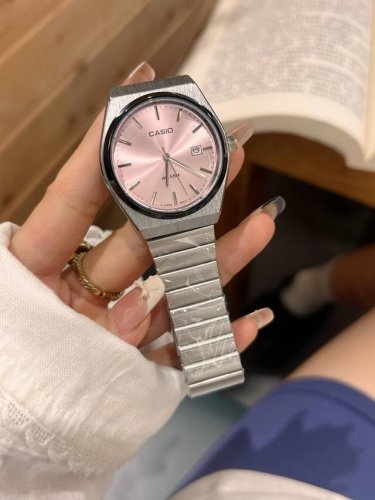 Brand: Casio, Movement: Quartz Movement, Mirror: Top Grade Gold Steel Coated Mi