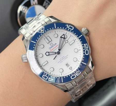 Obl's latest masterpiece, the Omega Seamaster 1:1 replica. Size: 42mm, Thickness - Click Image to Close