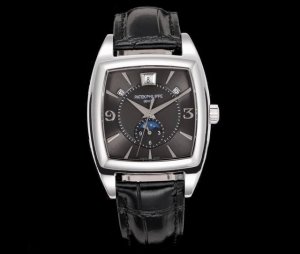 Tw Patek Philippe's Complicated Multifunction Series 5135G-010 makes its grand d