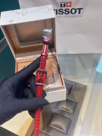 The newest Tissot Little Beauty series T160 is very simple overall. The 21.8X30 - Click Image to Close