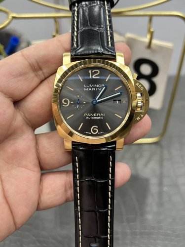 Vs Panerai PAM1115 series 44mm*13mm gold case with P.9010 automatic mechanical D