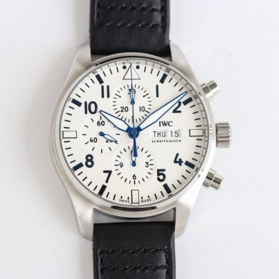 Iwc IWC 43Mm Quick-Release Strap Pilot Series Iw378003. 1. The watch features hi