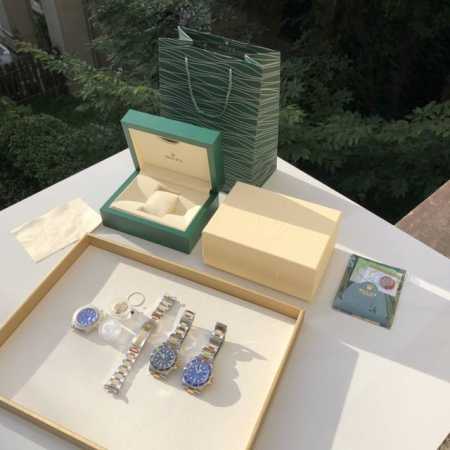 A truly genuine gold watch, not your average market version! It's fully plated i - Click Image to Close