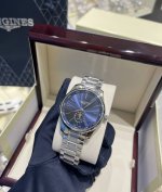 With the Longines Master 4-hand watch exploding in popularity, the blue dial is