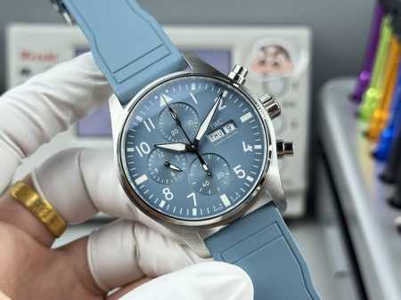 Tws New Product Iwcamg Engineers Join Forces for a Stylish Look Iwc Pilot's Watc - Click Image to Close