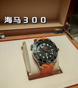 Omega Seamaster in a vibrant orange hue! The new model has arrived! Orange is th