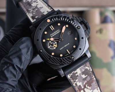white shell black shell 900 V7 Panerai Deep Love has a new look Strength of "go