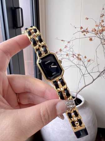 Chanel's - Click Image to Close