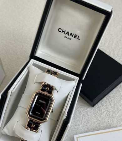 Chanel Black Gold Sugar Cube Quartz Watch A very retro watch, a watch that you'l - Click Image to Close