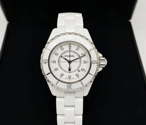 Chanel J12 Series H1628 White Ceramic Single Watch at a Great Price! Chanel J12 Chanel J12 Series H1628 White Ceramic Single Watch at a Great Price! Chanel J12