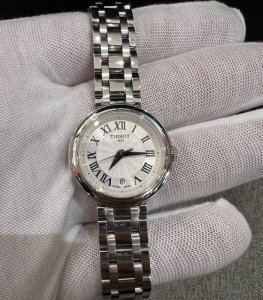 Tissot Little Beauty Series Quartz Movement Roman numerals Date Display Women's