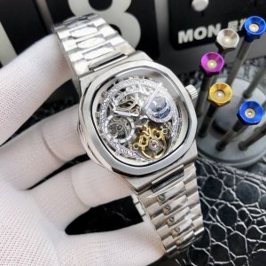 Price: Brand: Patek Philippe - Nautilus, a prestigious high-end men's watch! Lux