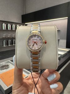 white gold 440 diamonds 20 sapphires size 28mm Swiss 762 movement Bulgari Lvcea