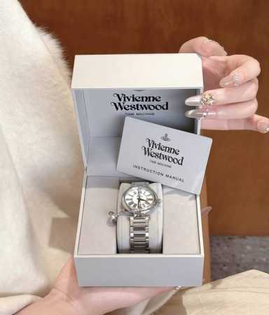 Vivienne Westwood Saturn silver watch, gives off a rich heiress vibe I'm going t - Click Image to Close