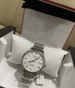 Tissot Le Locle men's watch series has a classic and elegant appearance. The sil
