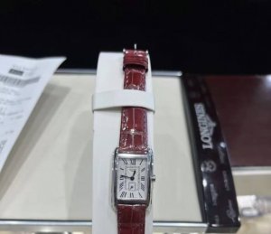 Which should I choose, a leather or steel Longines DolceVita? They each have the