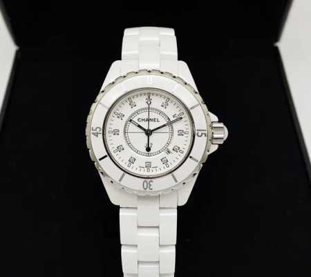 Chanel J12 Series H1628 White Ceramic Watch at a Great Price! Chanel J12 Series - Click Image to Close