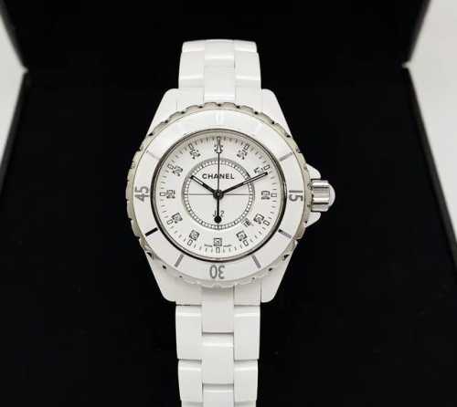 Chanel J12 Series H1628 White Ceramic Watch at a Great Price! Chanel J12 Series