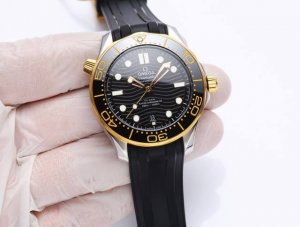 White Gold 20. Steel Band 20. Omega Omega Seamaster 300M 300M Coaxial Master Chr