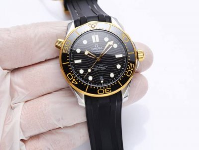 White Gold 20. Steel Band 20. Omega Omega Seamaster 300M 300M Coaxial Master Chr