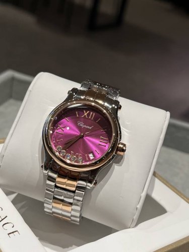 Sizes 30, 33, 36 Chopard Happy Diamonds, a watch that dances, shining brightly