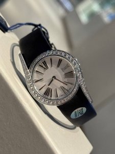 Top, the ultimate women's watch with silk ribbon and cowhide leather, reforged