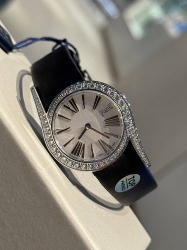 Top, the ultimate women's watch with silk ribbon and cowhide leather, reforged