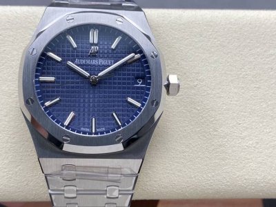The latest, top-of-the-line version of the Audemars Piguet Royal Oak 0 has laun