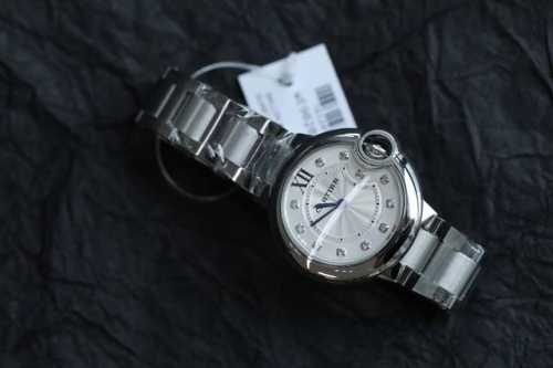 Dial Material Is Silver-Plated Engraved Lacquered Dial! Features A Sunray Patter